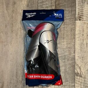 REEBOK shin guards—adult M/L‎